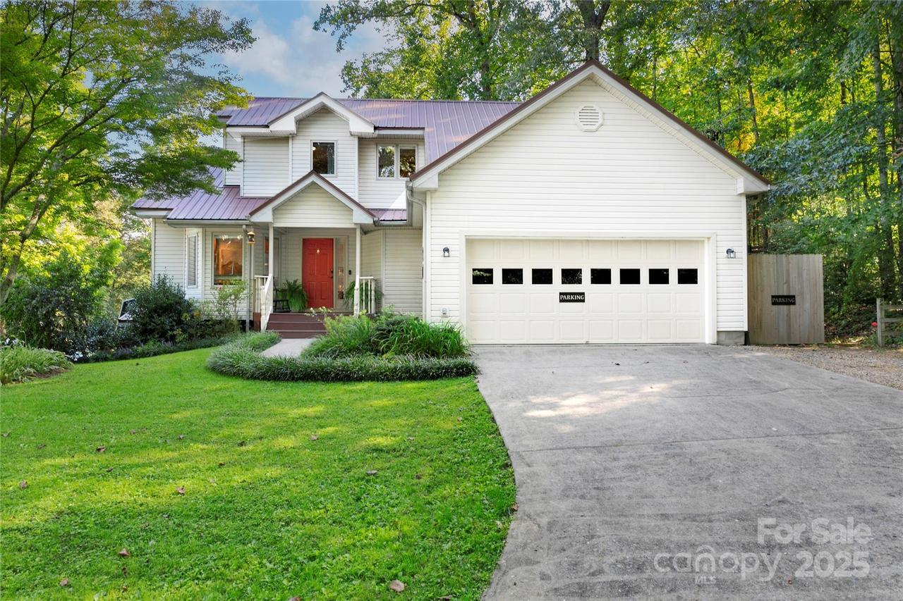 35 Oak St., Brevard, NC 28712