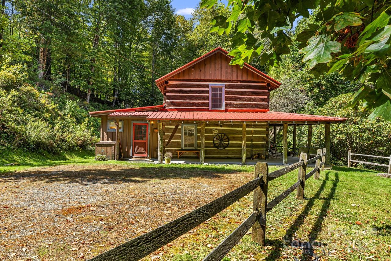 333 Village Ln. #10, Mars Hill, NC 28754