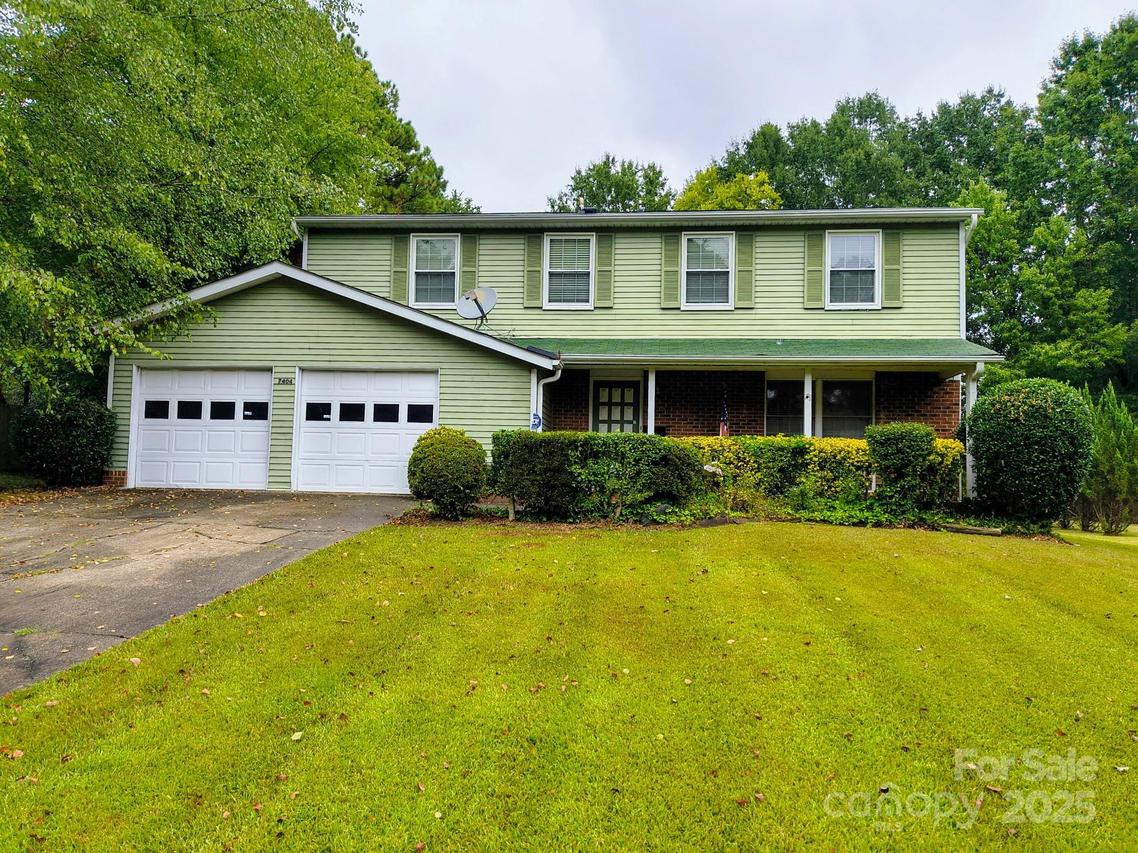 7404 Shadowlake Dr., Charlotte, NC 28226