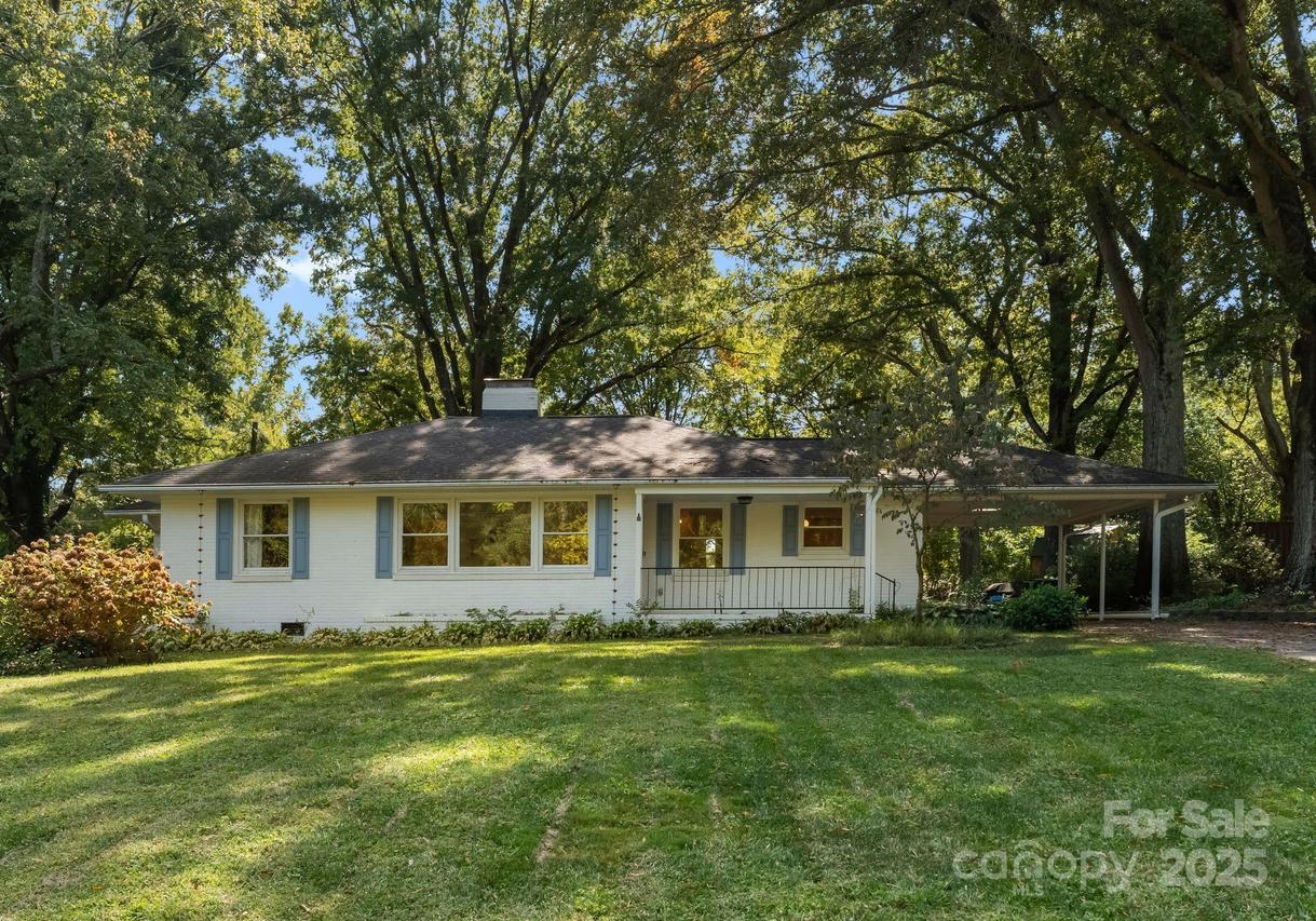 624 Allister Dr., Charlotte, NC 28227