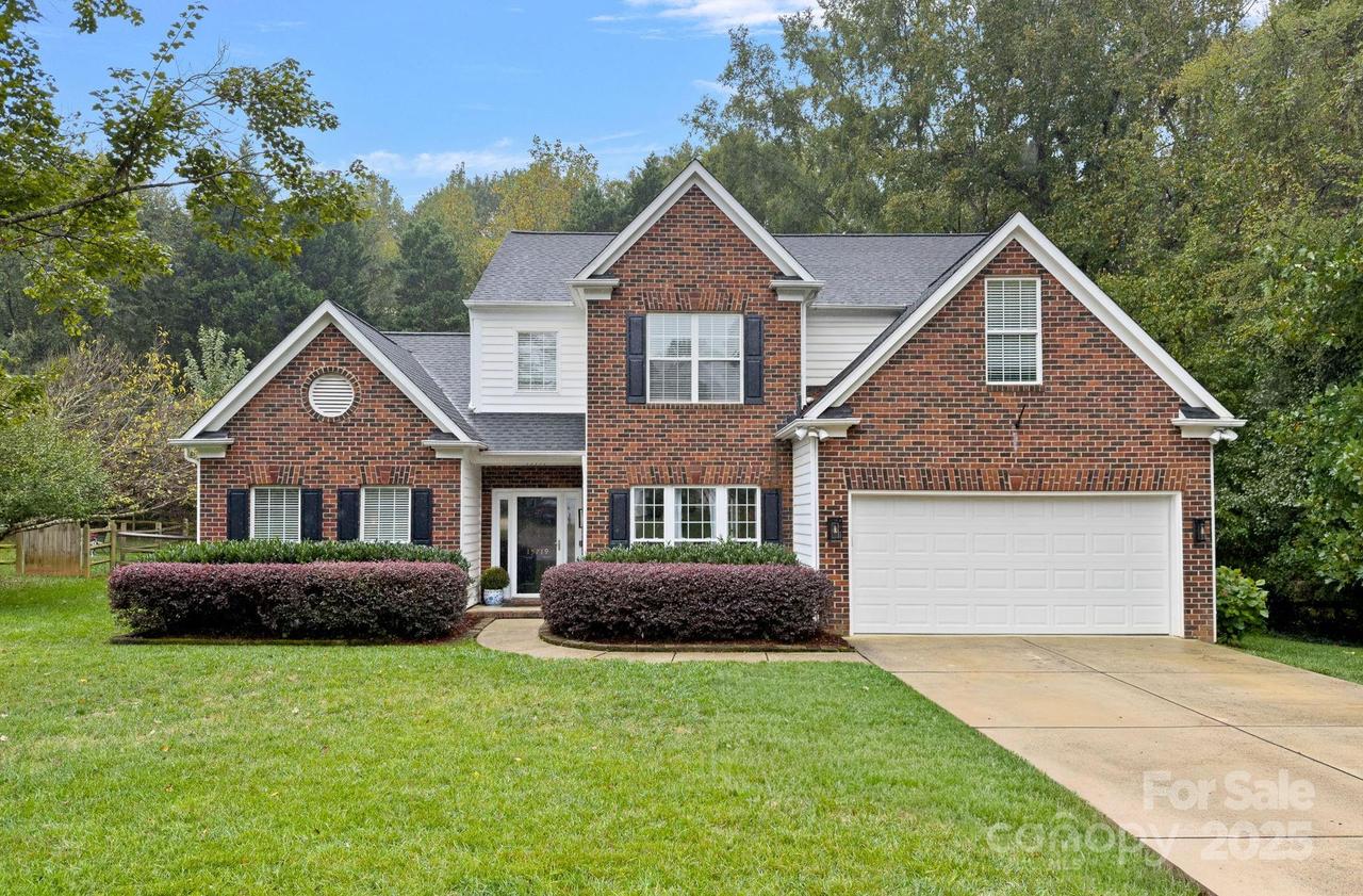 15719 Prestwoods Ln., Huntersville, NC 28078