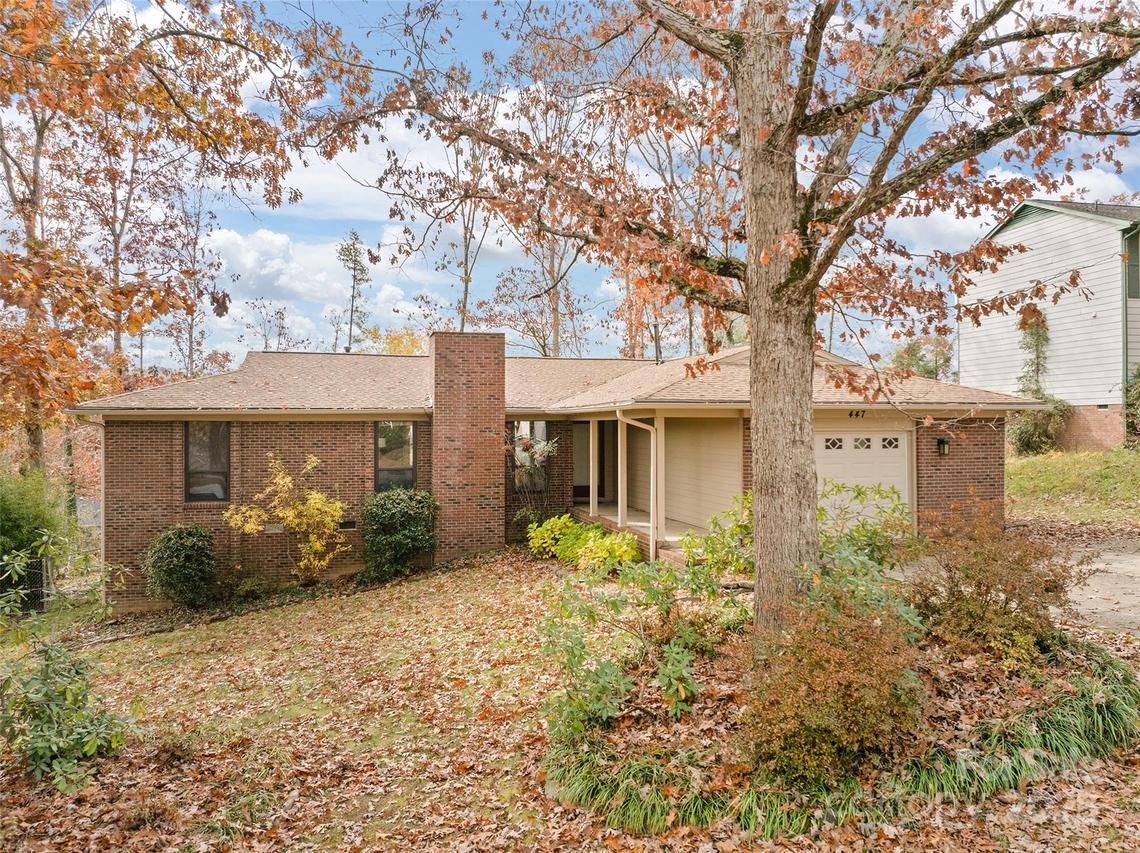 447 Creekside Dr., Asheville, NC 28804