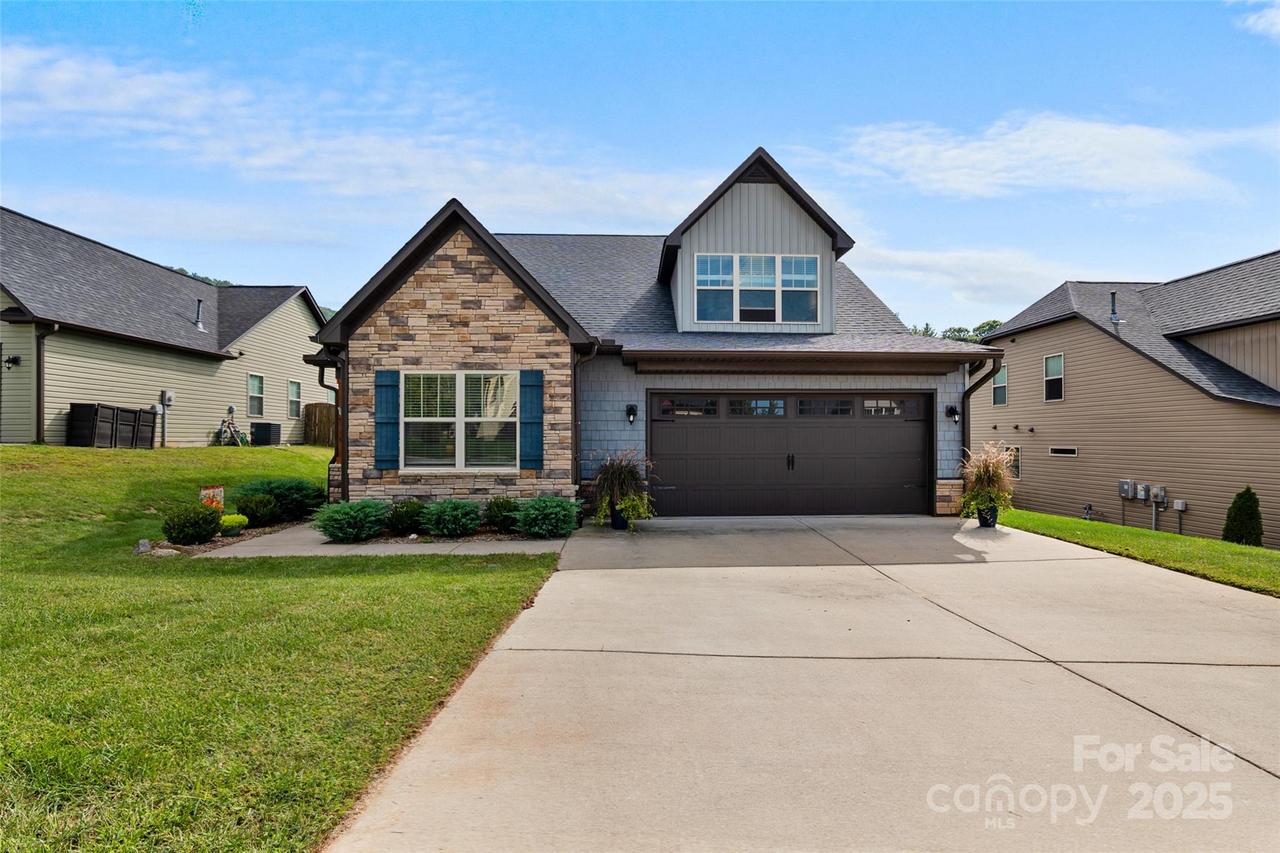 190 Water Leaf Dr., Weaverville, NC 28787