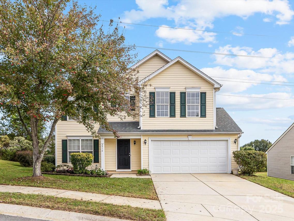 2914 Bridgeville Ln., Charlotte, NC 28262