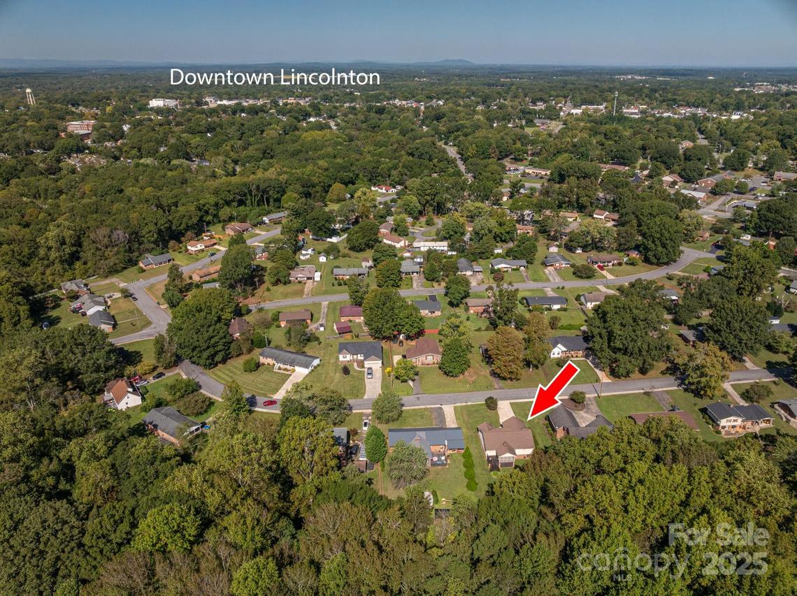217 Rock Creek Dr., Lincolnton, NC 28092