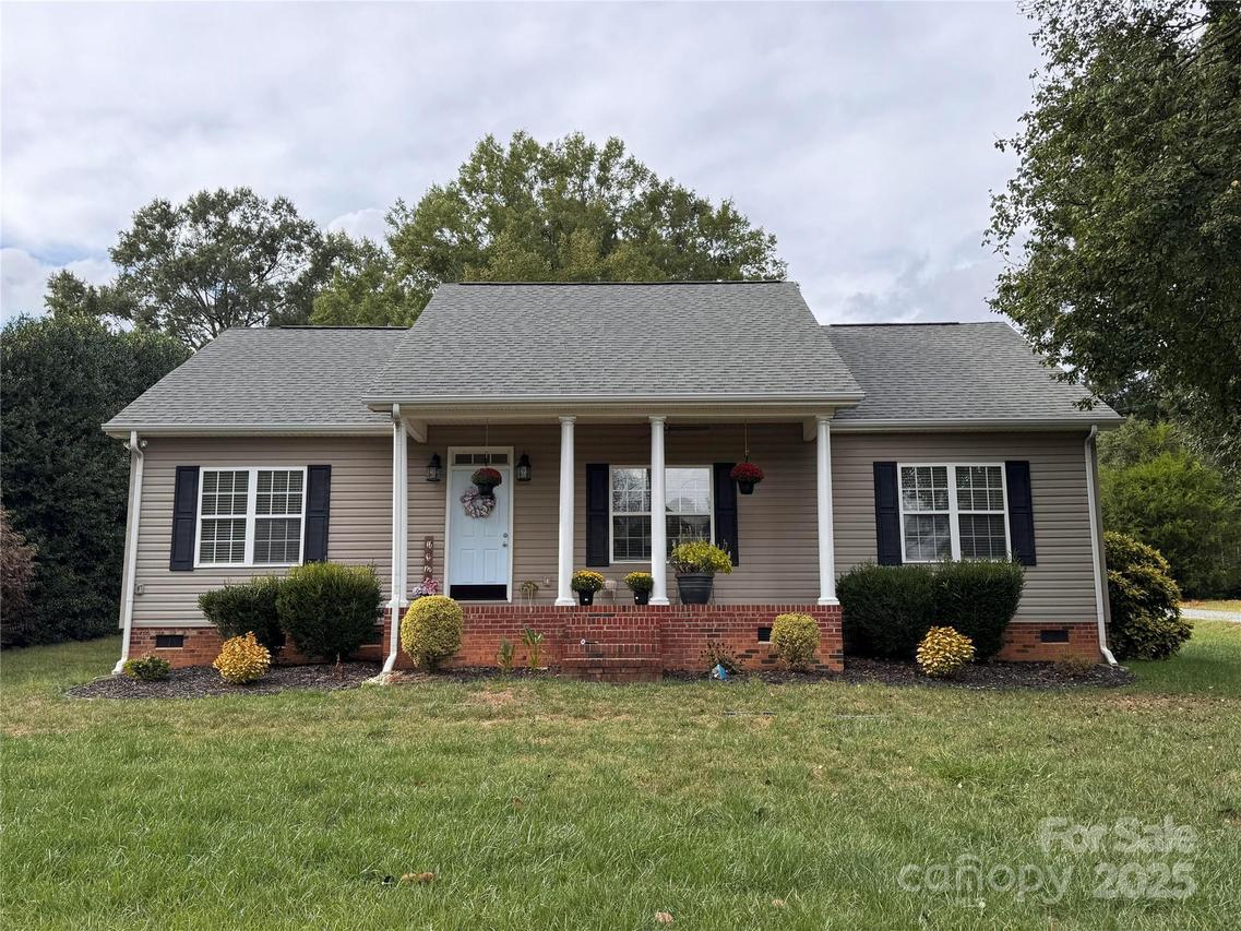 213 Carrie Dr., Oakboro, NC 28129