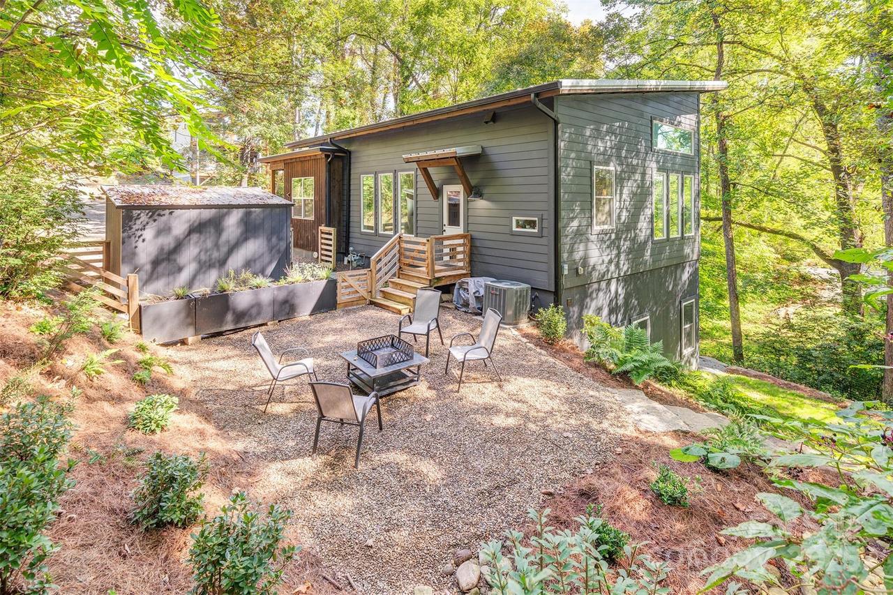 42 Salola St., Asheville, NC 28806