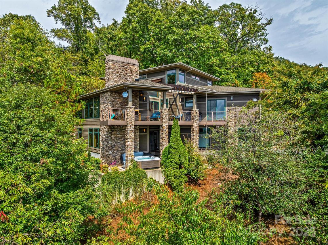 136 Senator Reynolds Rd., Asheville, NC 28804