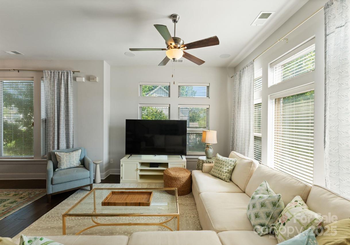 329 Ideal Way, Charlotte, NC 28203