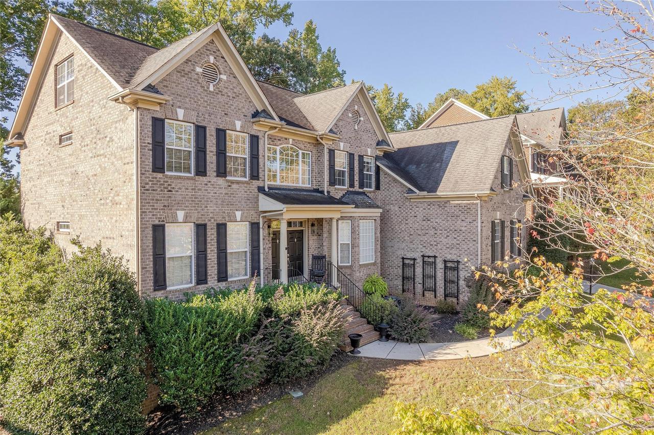 9913 Hazelview Dr., Charlotte, NC 28277