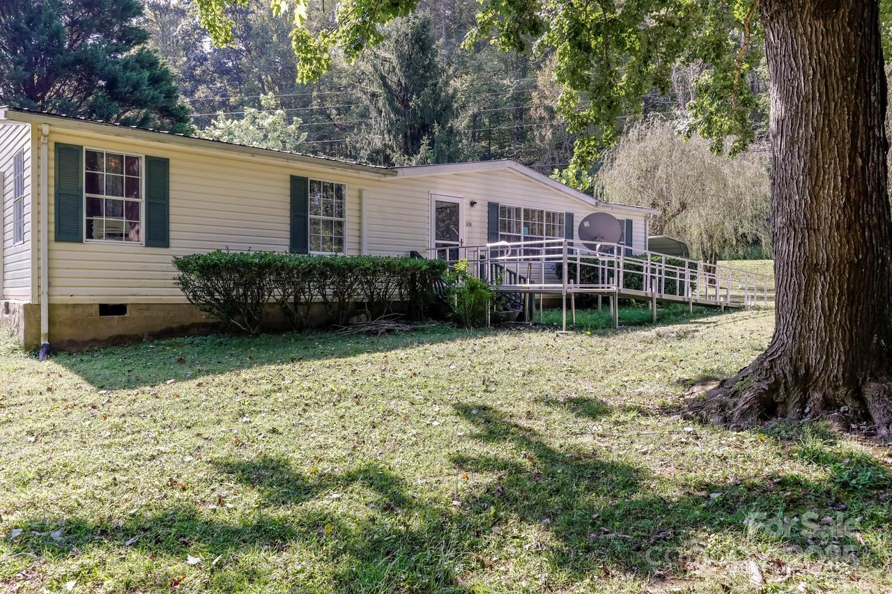 110 Harper Valley Ln., Lake Lure, NC 28746