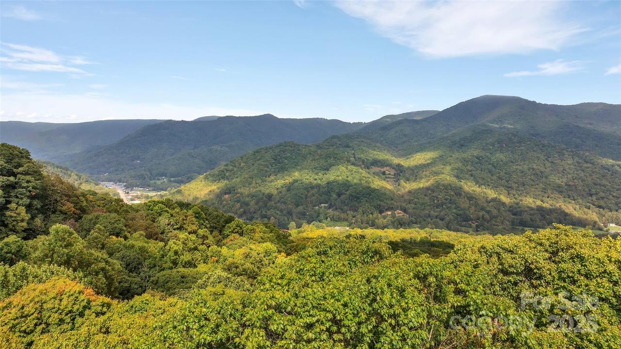 1107 Summit Dr., Maggie Valley, NC 28751