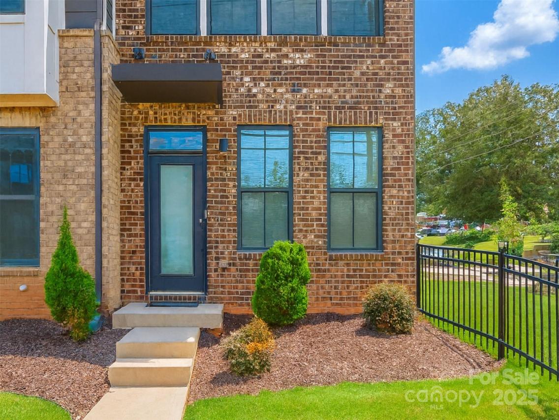 3739 S Tryon St., Charlotte, NC 28217