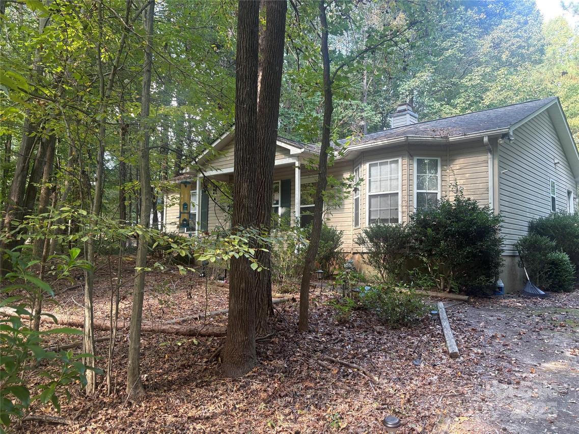 160 Overcreek Rd., Mooresville, NC 28117