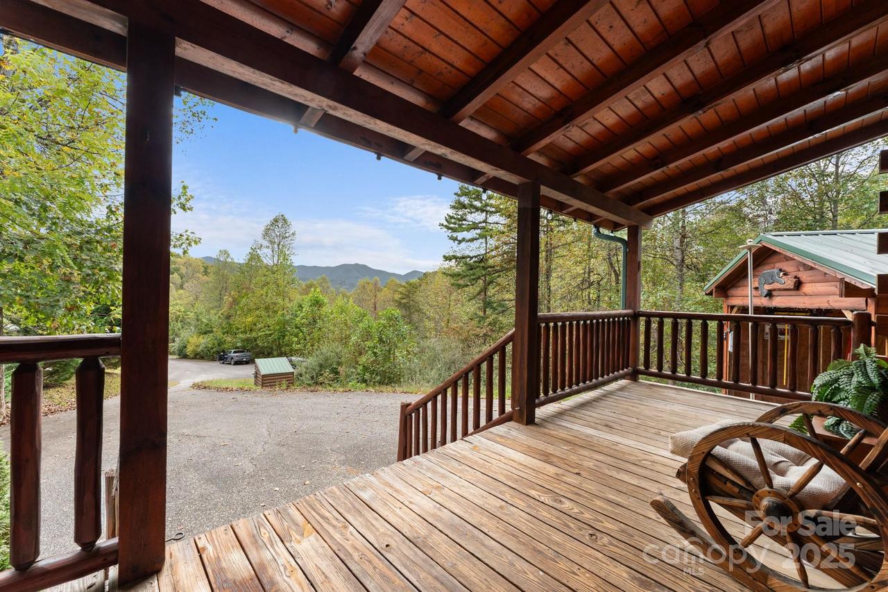 80 Slow Ln., Whittier, NC 28789