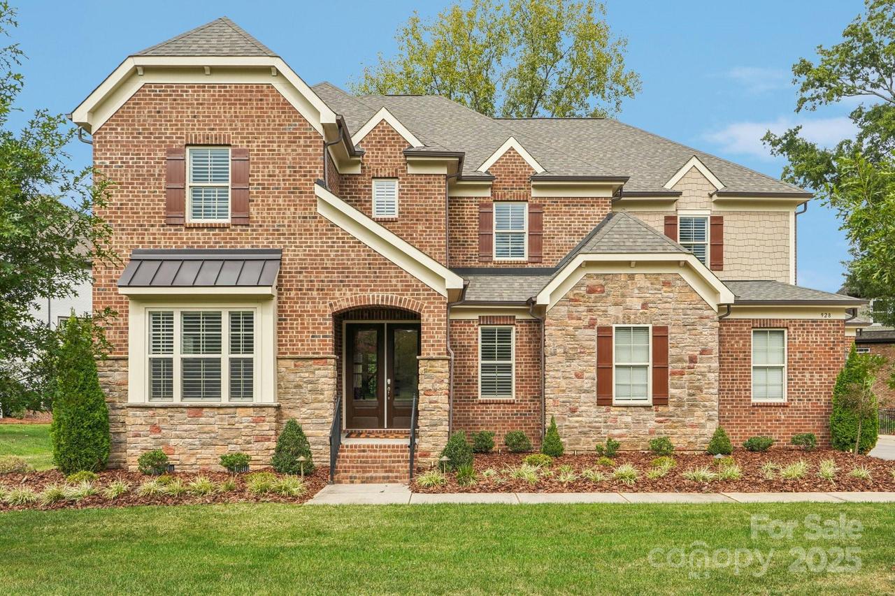 928 Giacomo Dr., Waxhaw, NC 28173