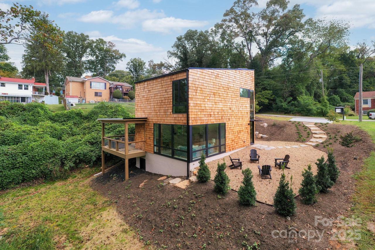7 Haith Dr., Asheville, NC 28801