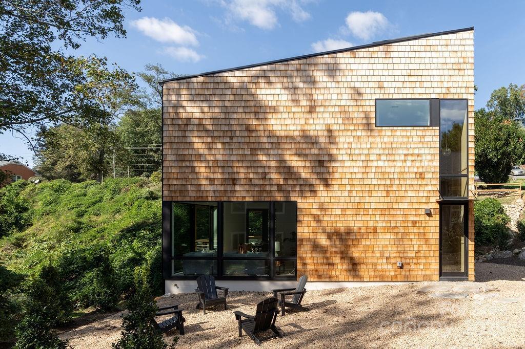 7 Haith Dr., Asheville, NC 28801