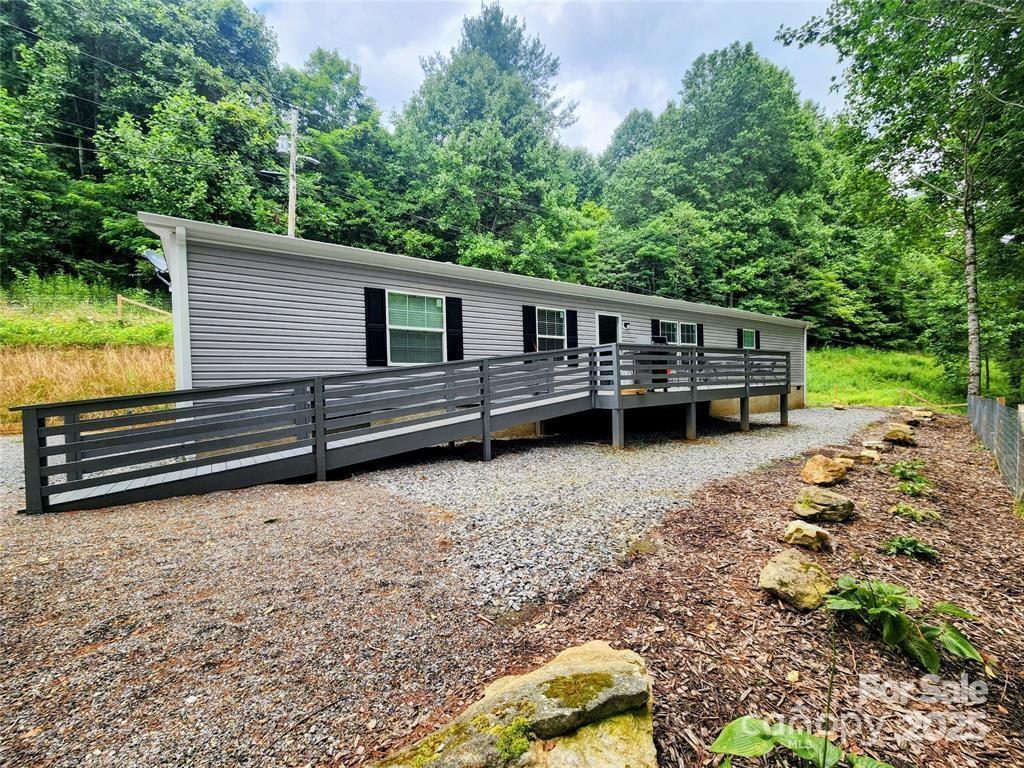 1056 Fox Creek Rd., Mars Hill, NC 28754
