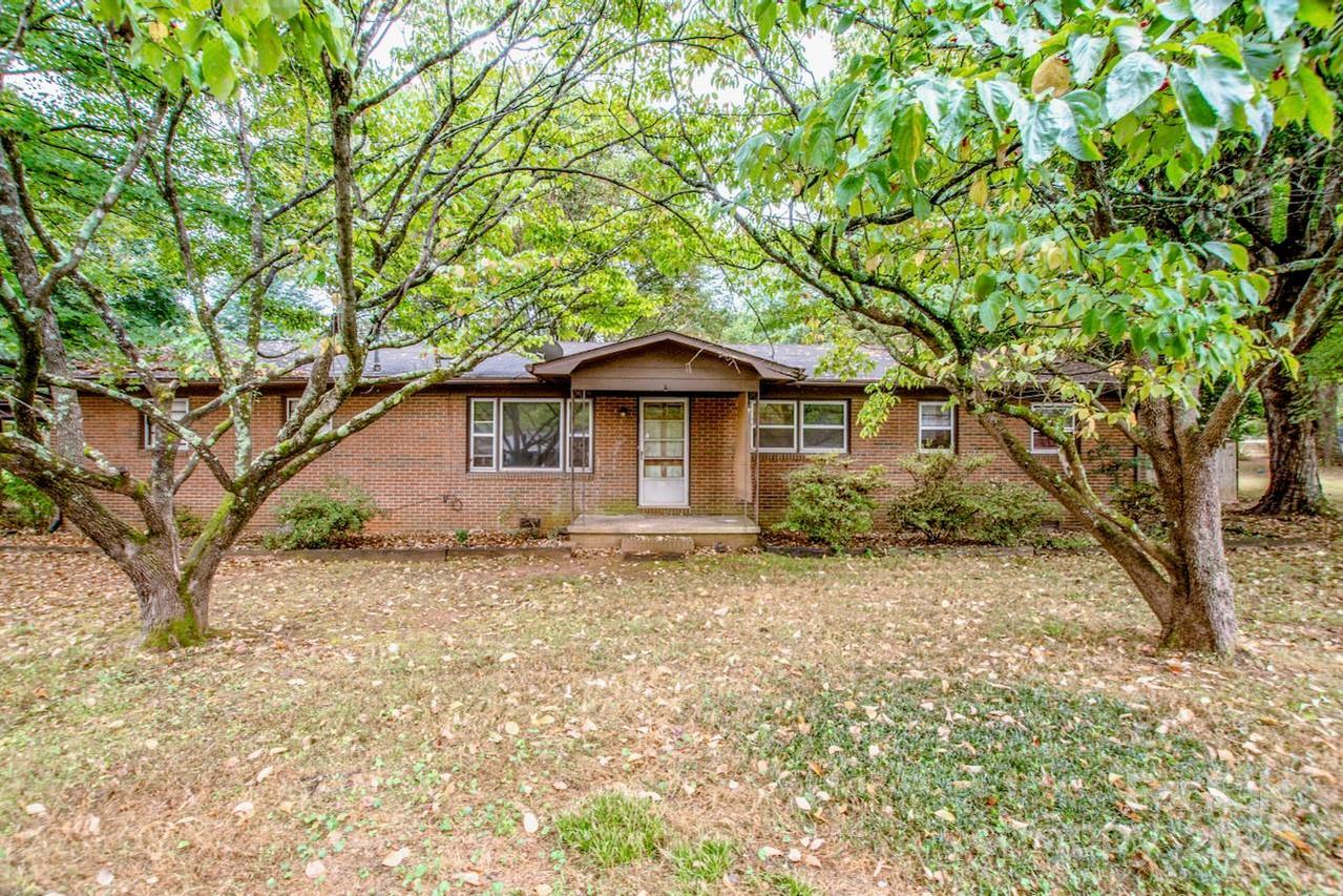 210 S Toria Dr., Statesville, NC 28625