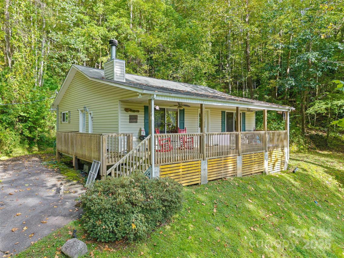 1465 Maple Springs Dr., Waynesville, NC 28785