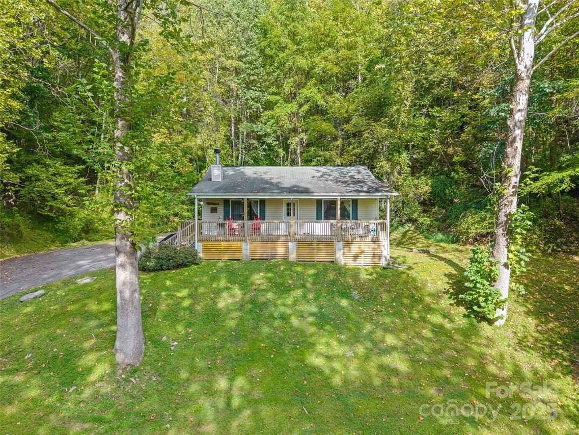 1465 Maple Springs Dr., Waynesville, NC 28785