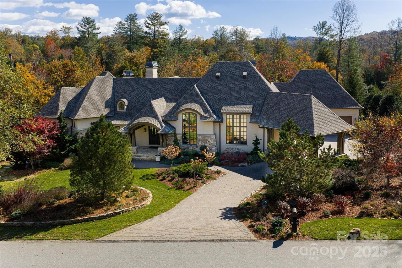 10 Fairsted Dr., Asheville, NC 28803