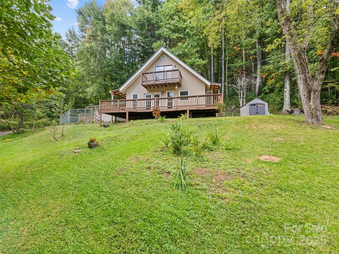 128 Rome Beauty Rd., Waynesville, NC 28785