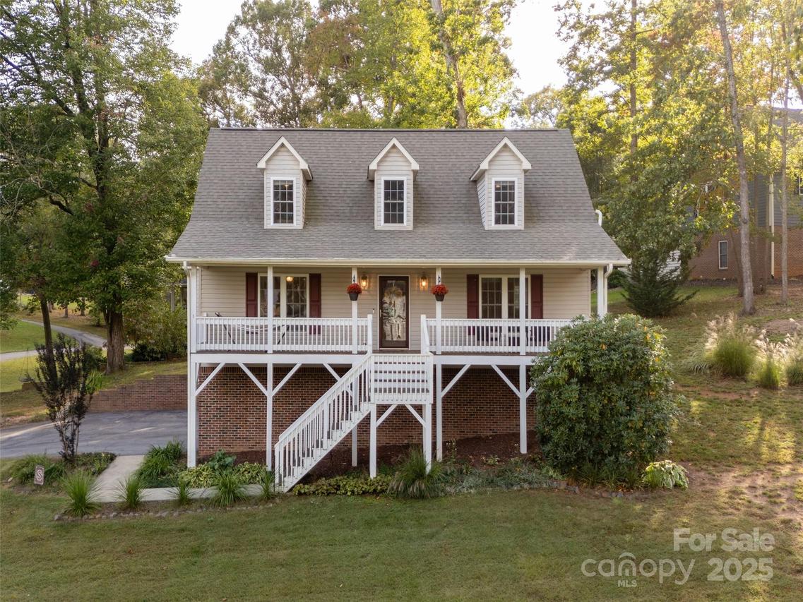 25 Brierfield Dr., Candler, NC 28715