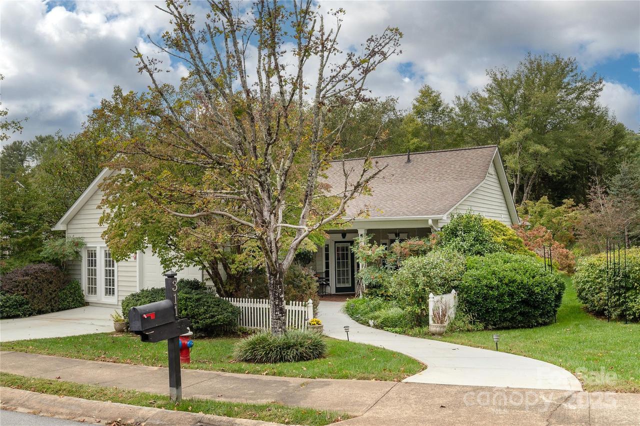 311 Cambridge Dr., Brevard, NC 28712