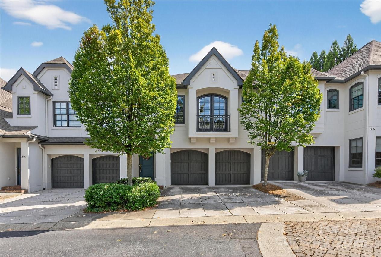 310 Wendover Heights Cir., Charlotte, NC 28211