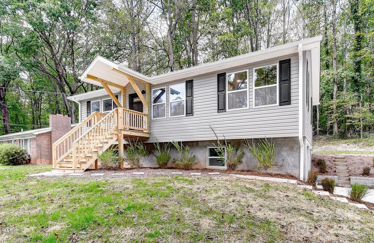 32 Liberty Cir., Candler, NC 28715