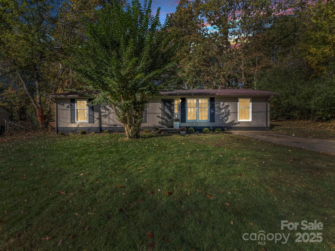 47 Springside Dr., Hendersonville, NC 28792