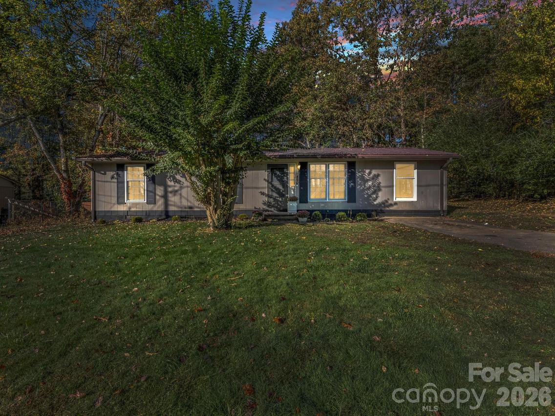 47 Springside Dr., Hendersonville, NC 28792