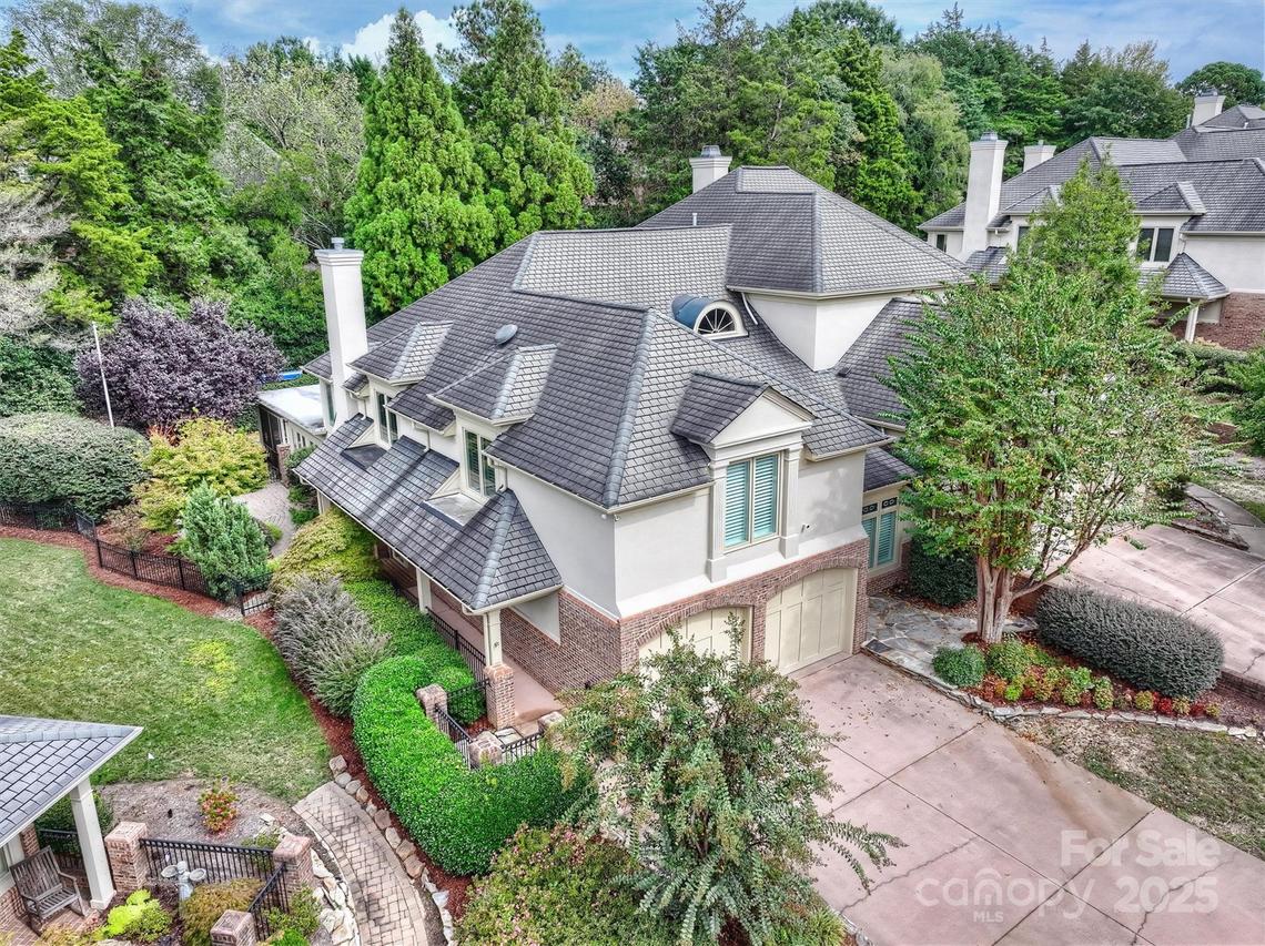 8915 Challis Hill Ln., Charlotte, NC 28226