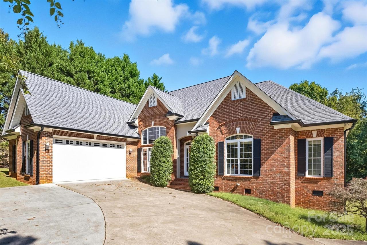 111 Ridgecrest Dr., Cherryville, NC 28021