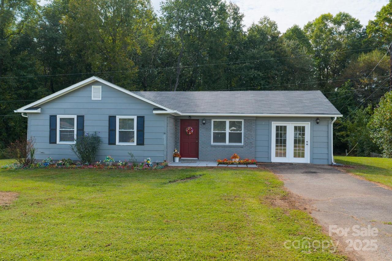 214 Springhill Ln., Maiden, NC 28650