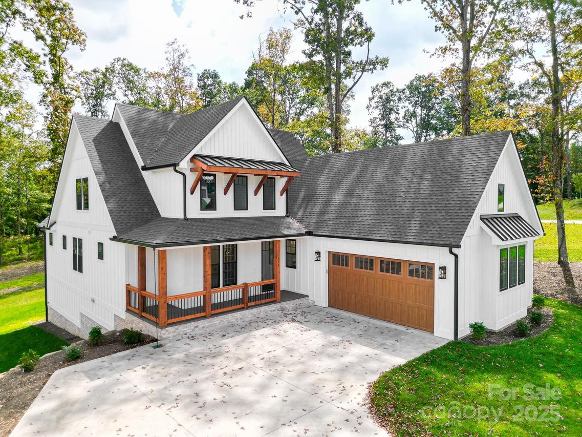 359 Mavrick Dr., Mills River, NC 28759