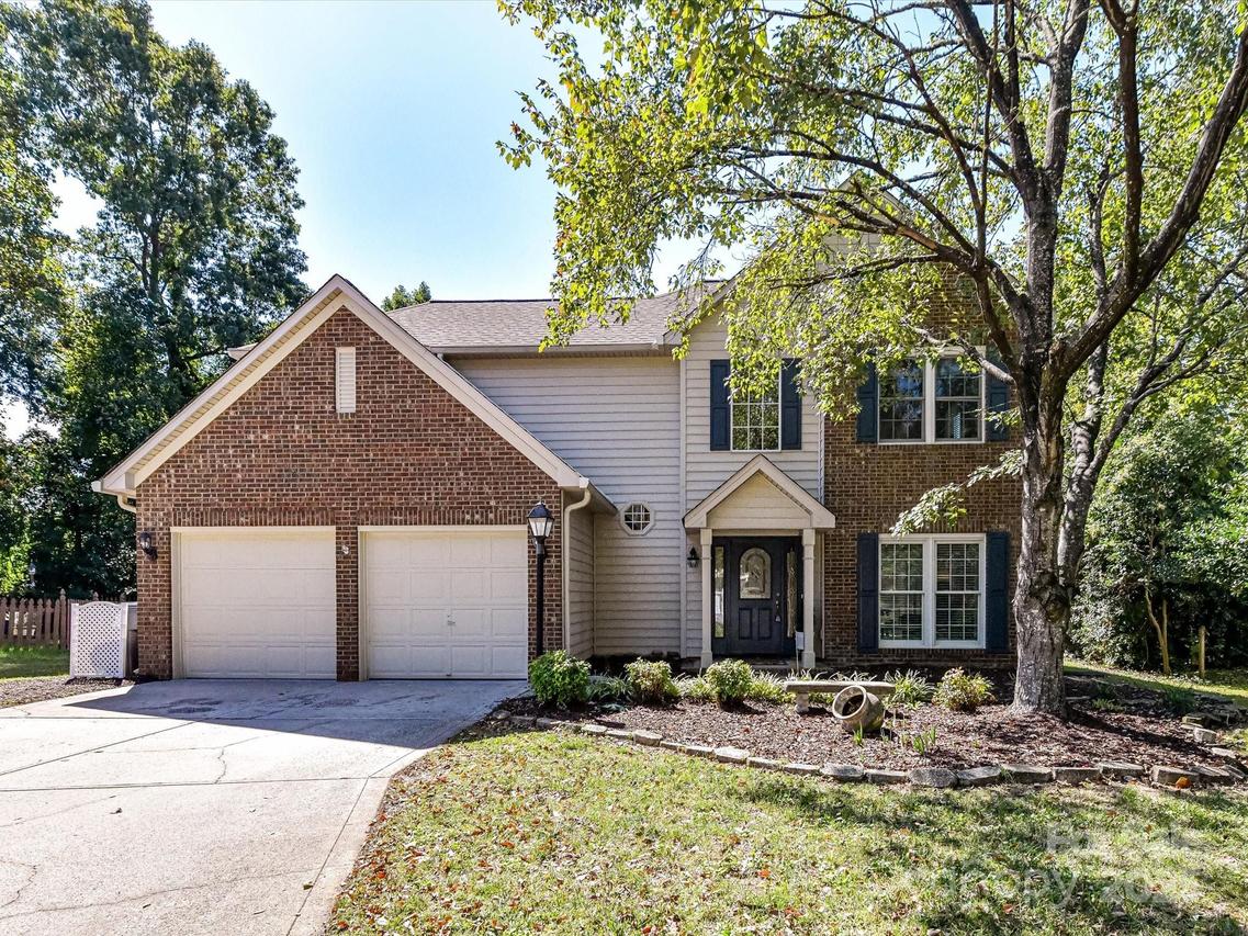 126 Lake Davidson Cir., Davidson, NC 28036