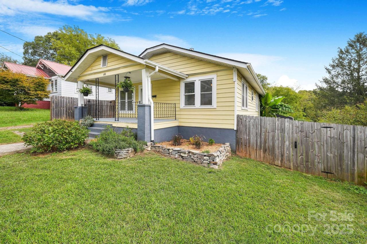 100 Bradley St., Asheville, NC 28806