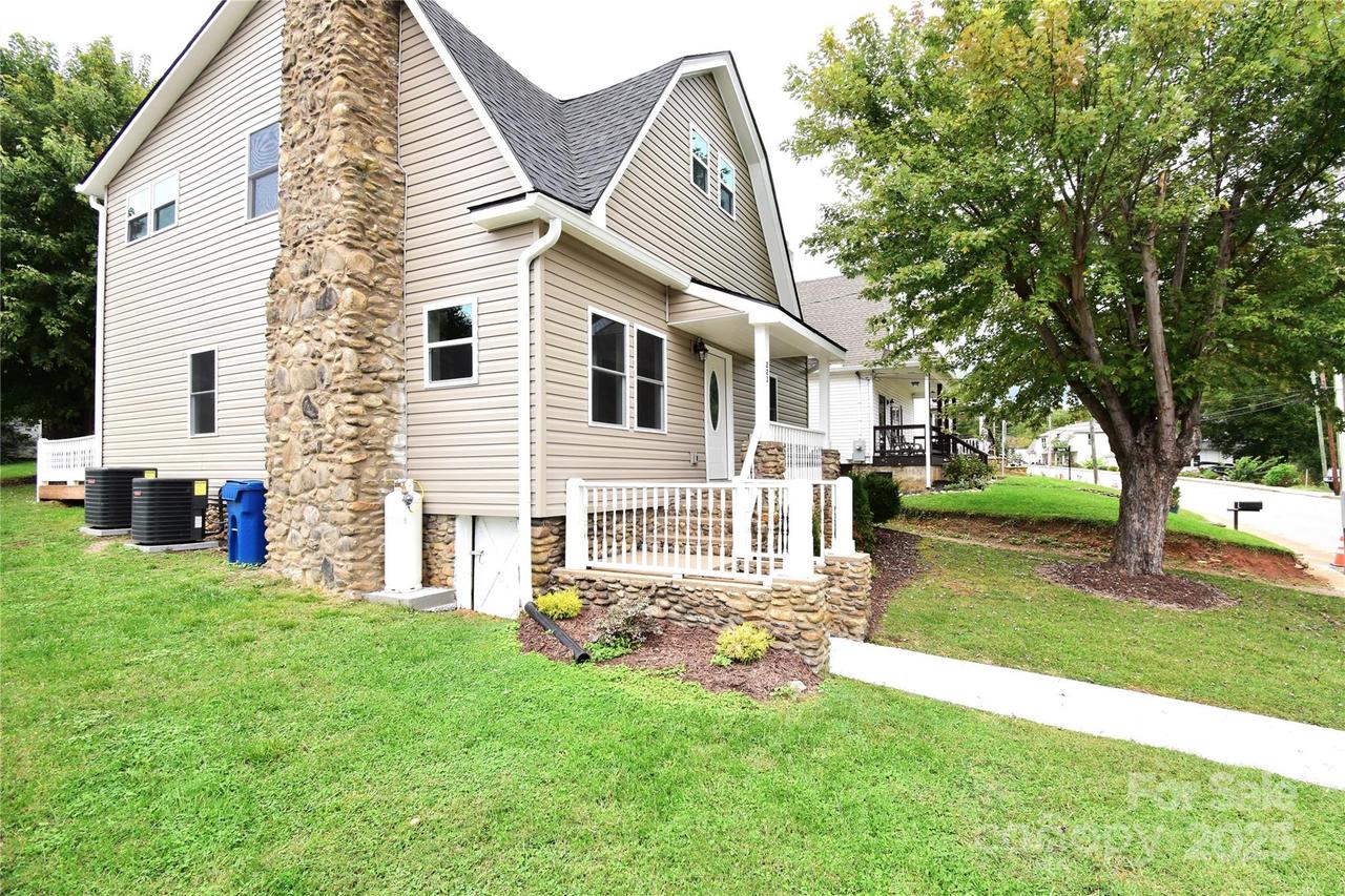 223 N Main St., Canton, NC 28716