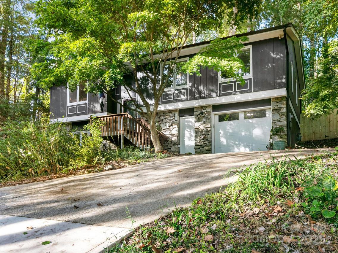 18 Mayfair Pl., Arden, NC 28704