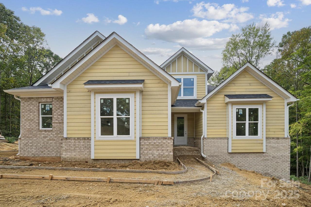 2416 Forrestbrook Dr., Kannapolis, NC 28083