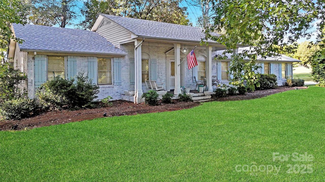 5298 Hoover Elmore Rd., Vale, NC 28168
