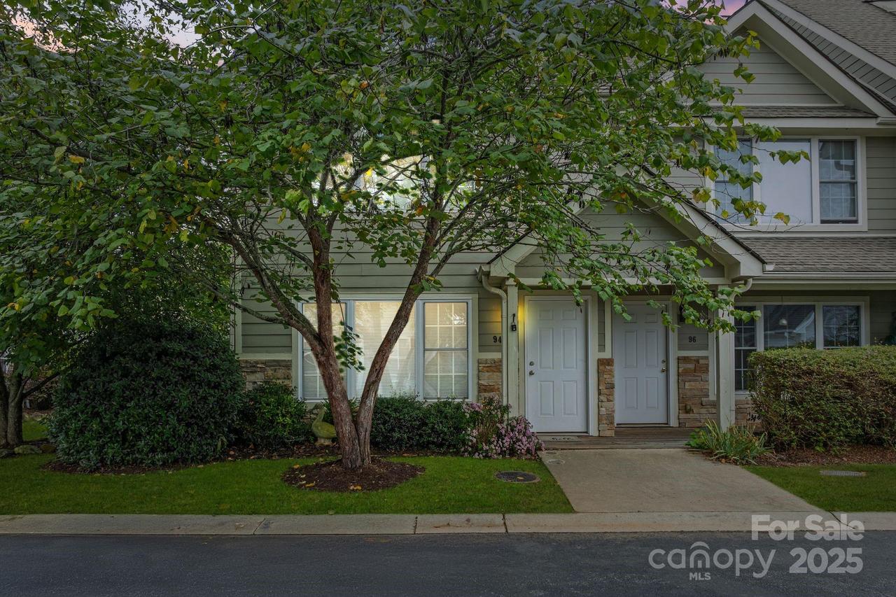 94 Rotunda Cir., Asheville, NC 28806