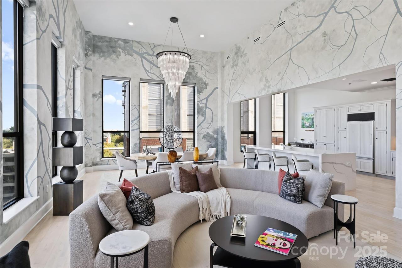 127 N Tryon St. #615, Charlotte, NC 28202