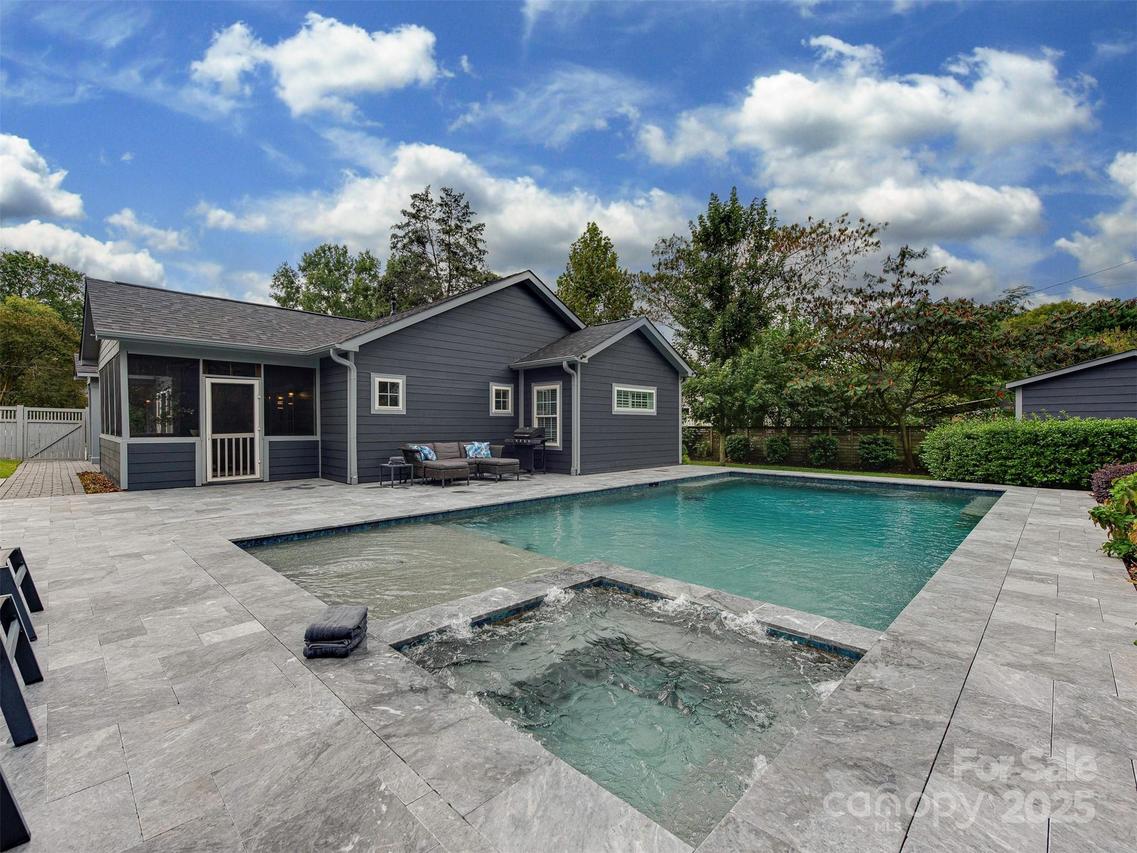 3039 N Alexander St., Charlotte, NC 28205