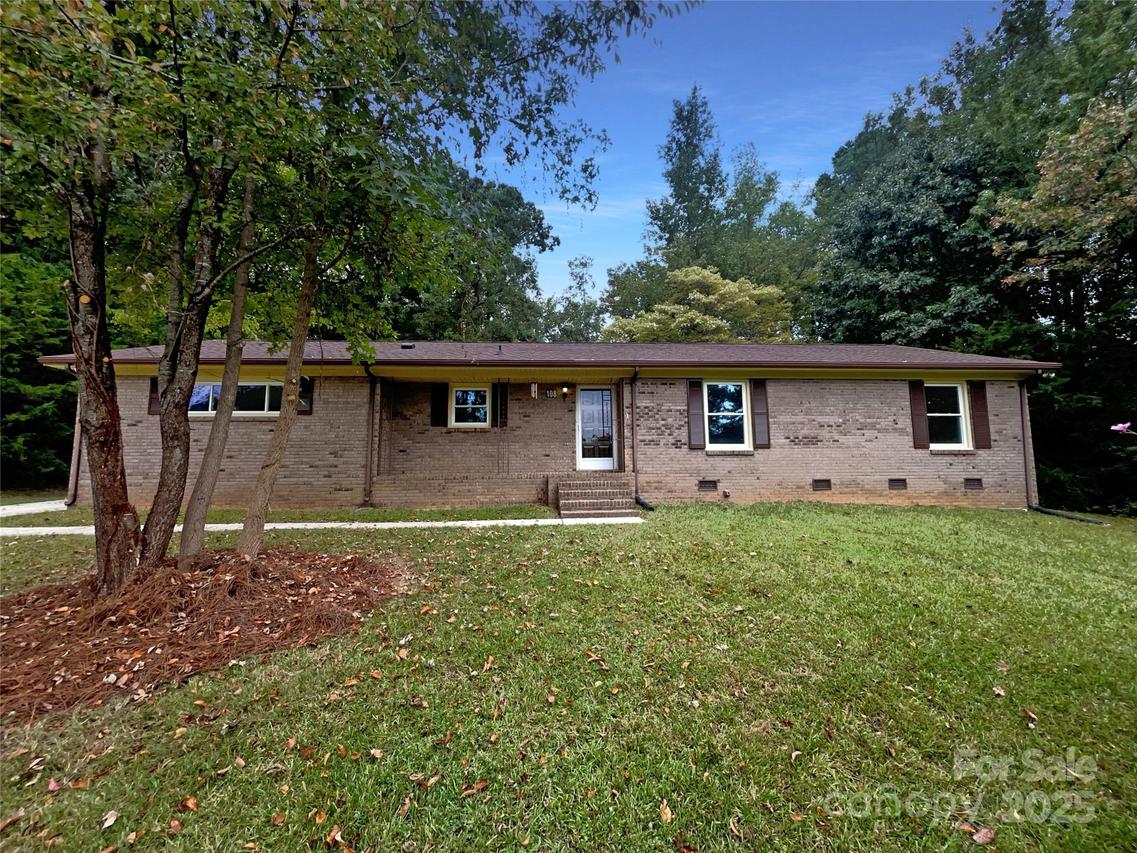 108 Mistywood Dr., Mount Holly, NC 28120