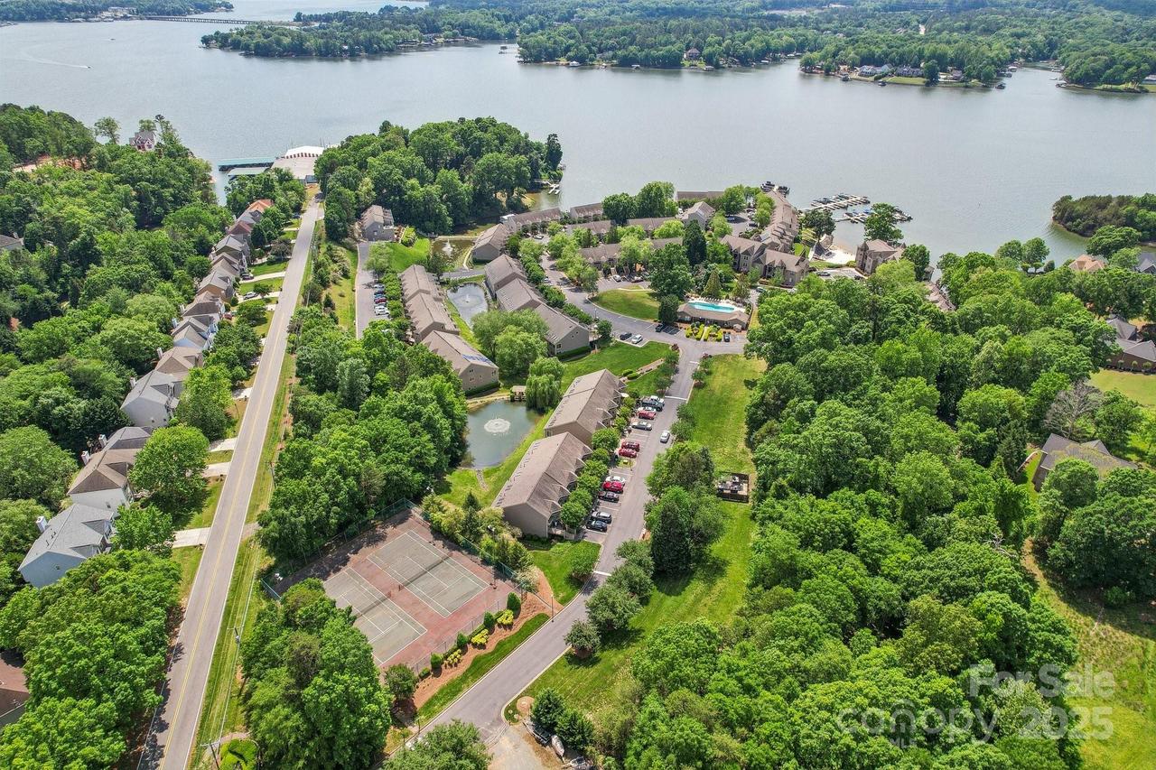 14118 Yachtsman Harbor Dr., Charlotte, NC 28278