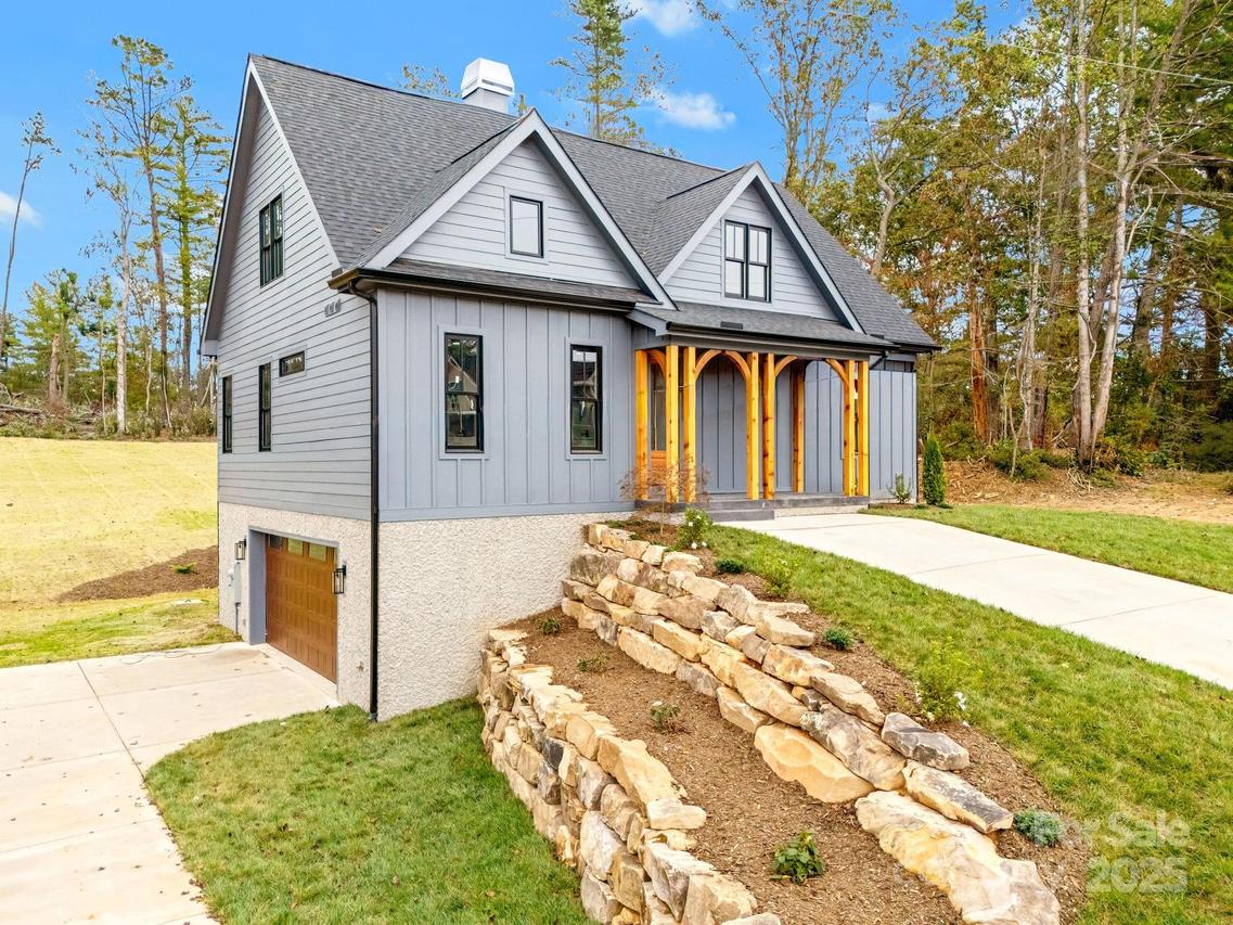 25 Reta Rd., Fairview, NC 28730